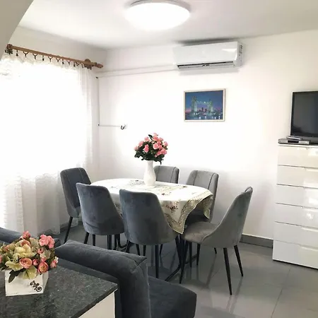 Apartment In 37924
