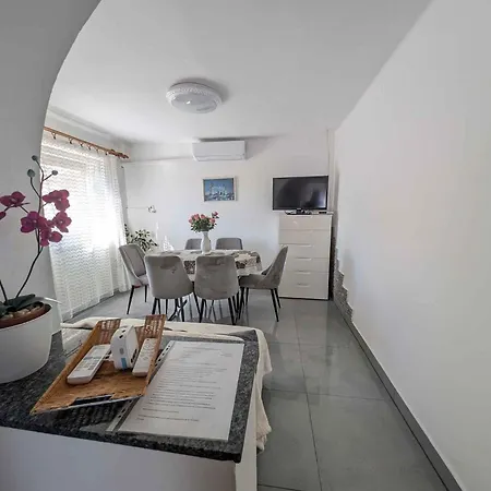 Apartment In 37924